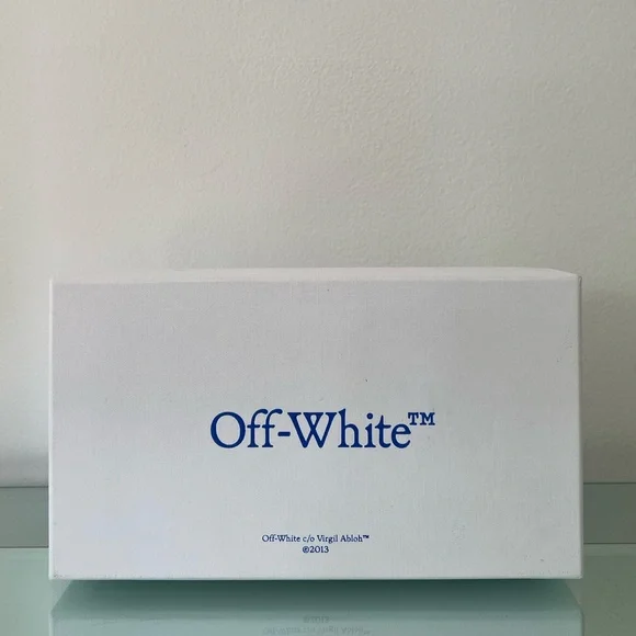 Off-White Manchester Sunglasses - Picture 13 of 14